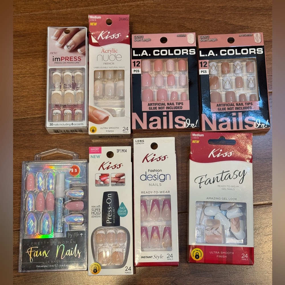 KISS Press-On and Fashion Design Nails in Pink and Nude